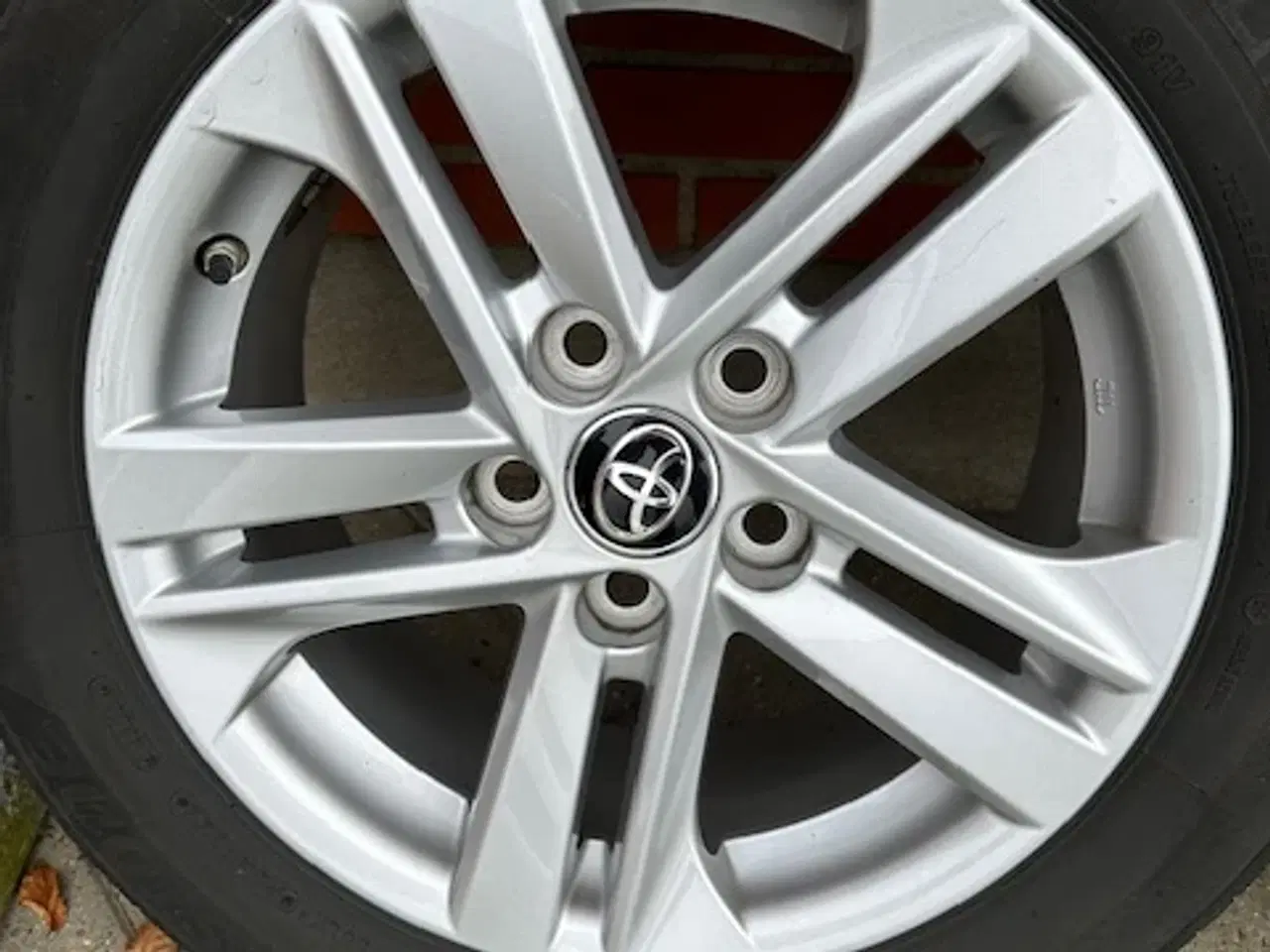 Billede 2 - Originale Toyota Corolla alu-fælge 16" (2024)