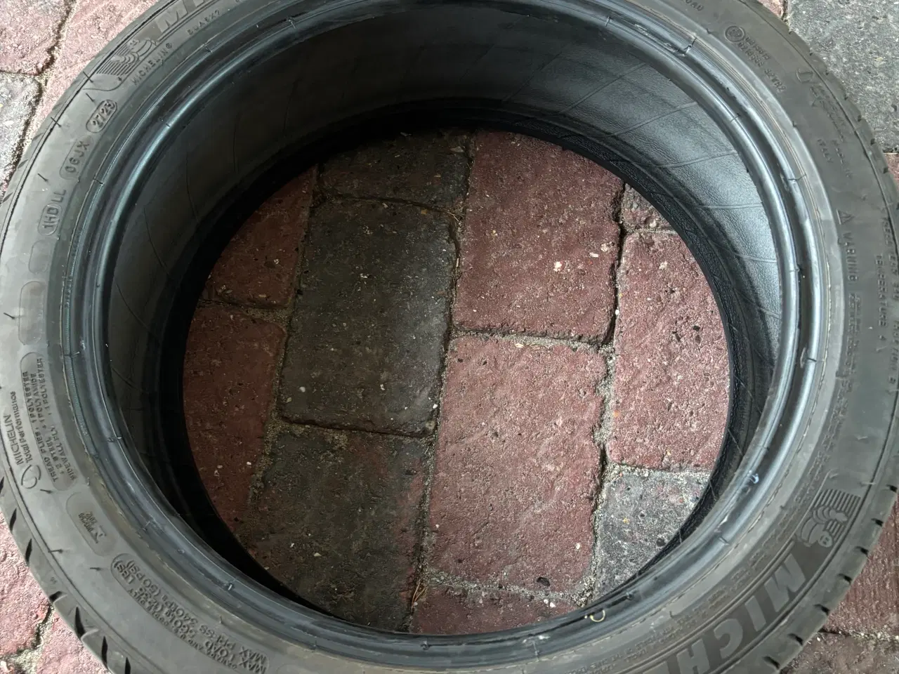 Billede 10 - Sommerdæk til salg. 205/45/17 Kørt 3000 km.  