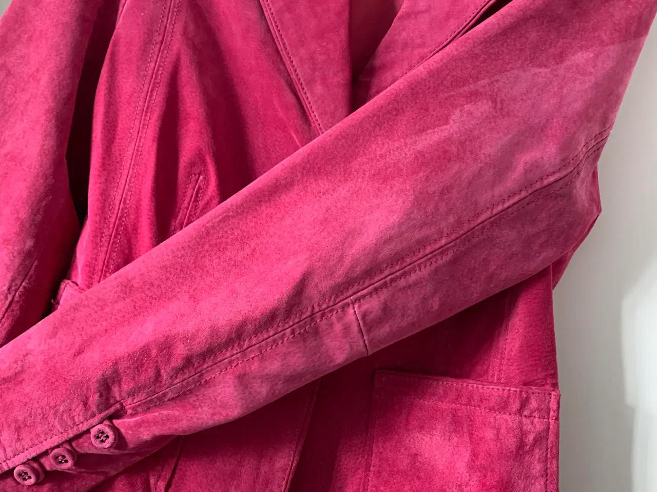 Billede 6 - Pink ruskindsjakke vintage