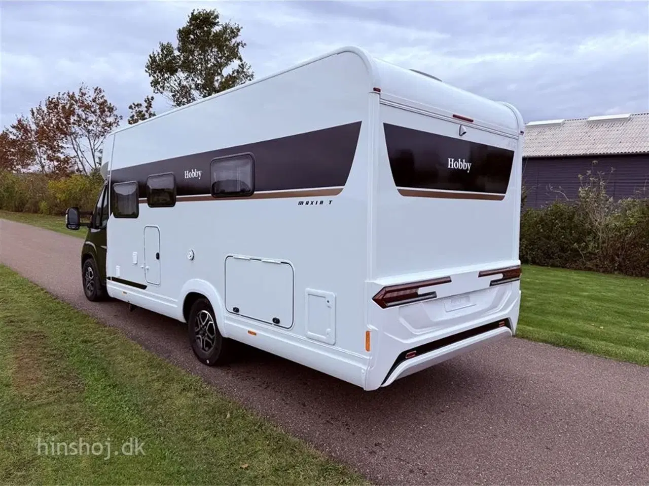Billede 28 - 2026 - Hobby Maxia T 740 WE Aut.   Lækker Autocamper med lave enkelsenge og stort toiletrum med særskilt brusekabine fra Hinshøj Caravan.