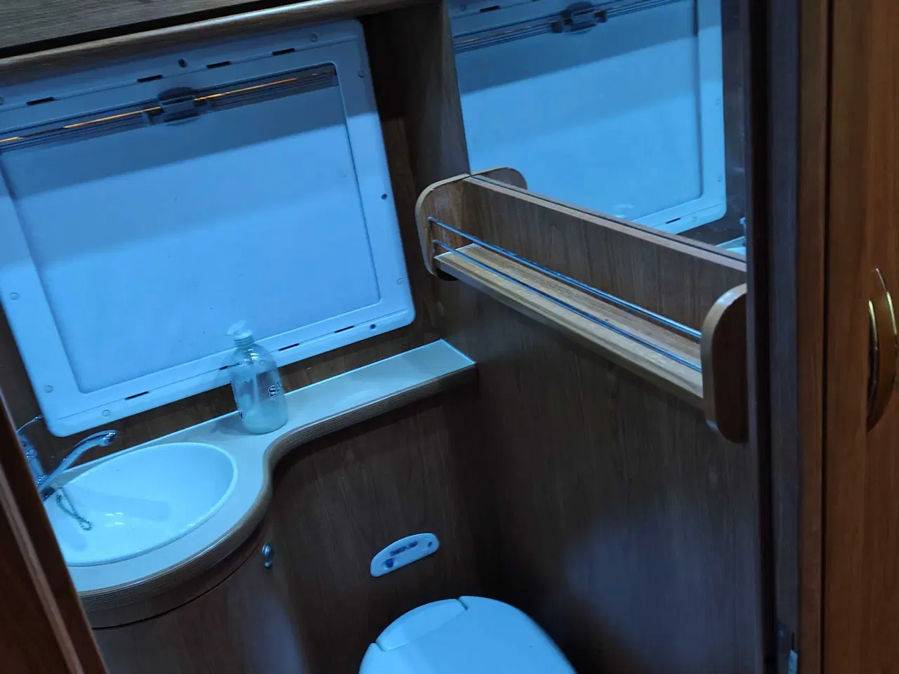 Billede 8 - Autocamper med køje, til den store familie.