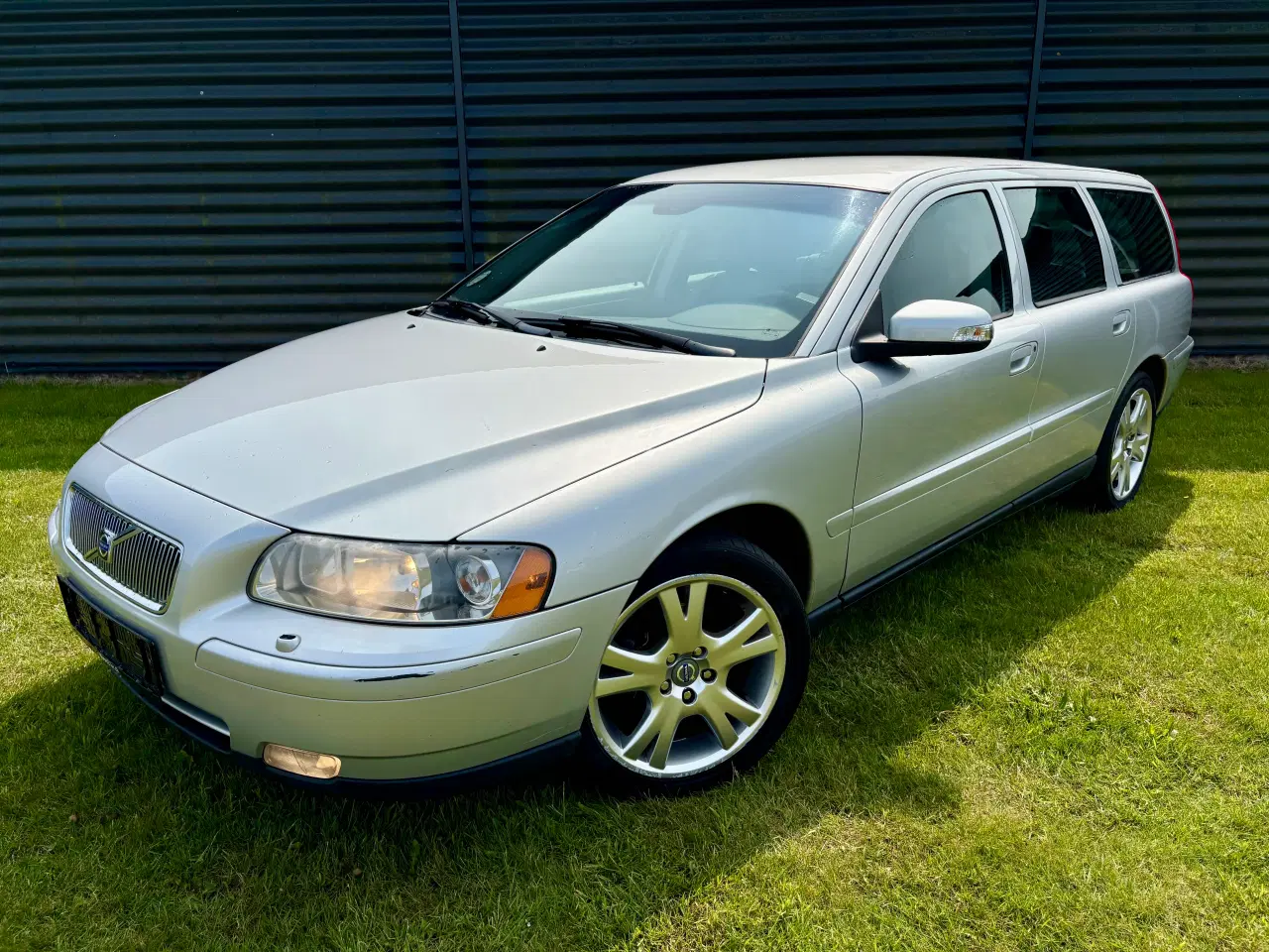 Billede 3 - Volvo V70 2,4 140 HK - Nysynet med lavt km-tal