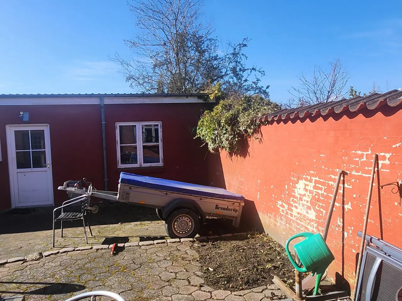 Billede 1 - Brenderup sælges fin