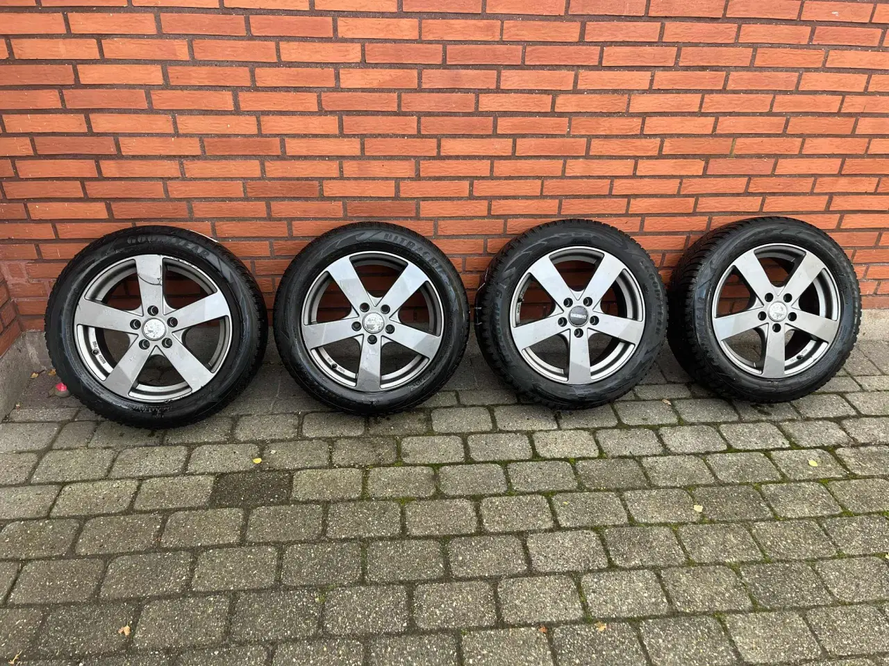 Billede 4 - Vinterdæk til Volvo V40