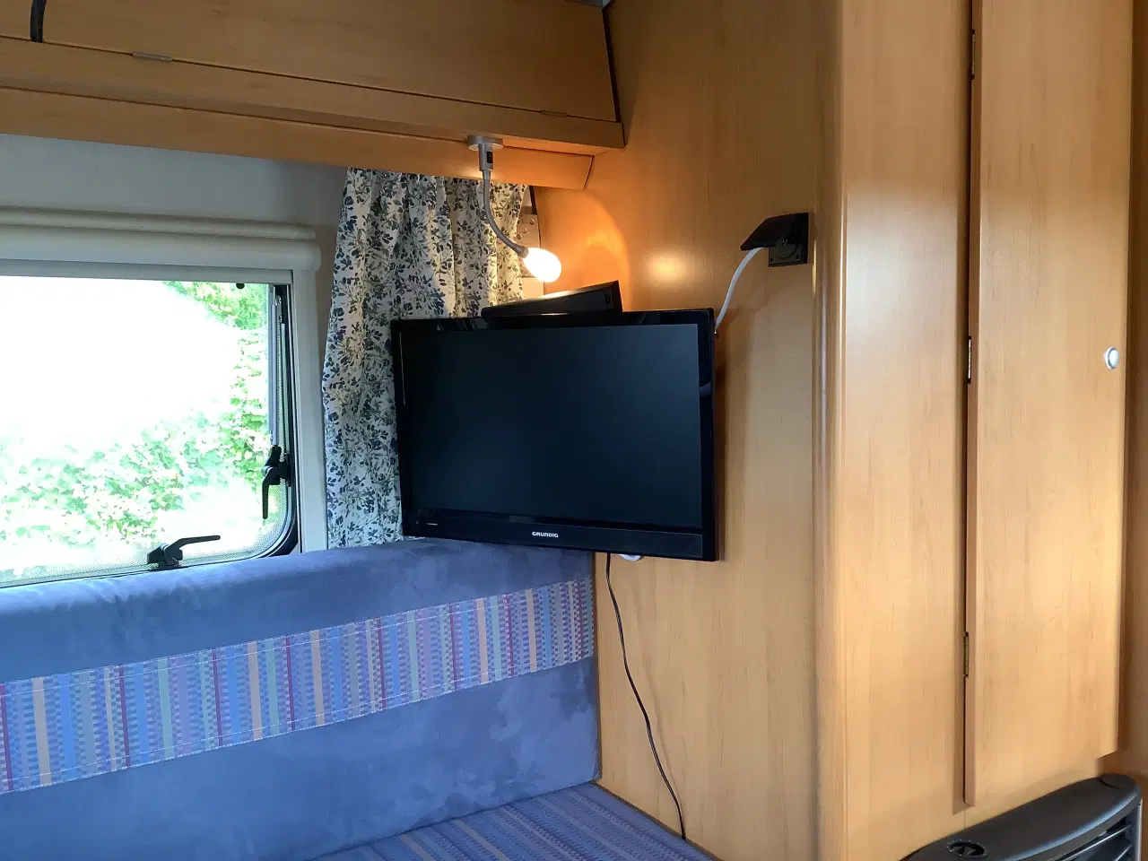 Billede 13 - HYMER Feeling  430 hæve/løfte tag.