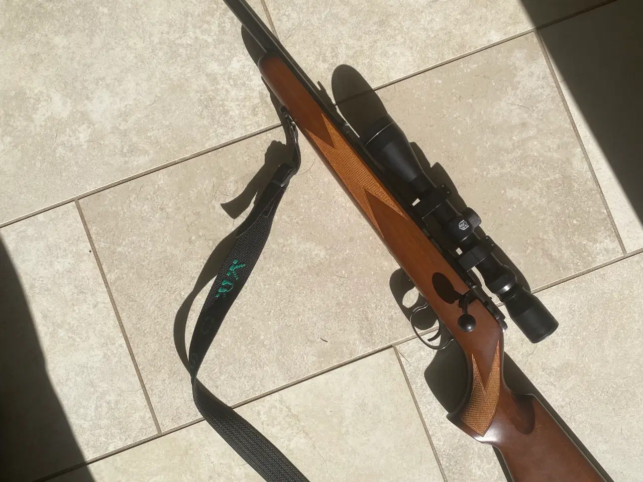 Billede 1 - Cal. 22 Ansschütz, links