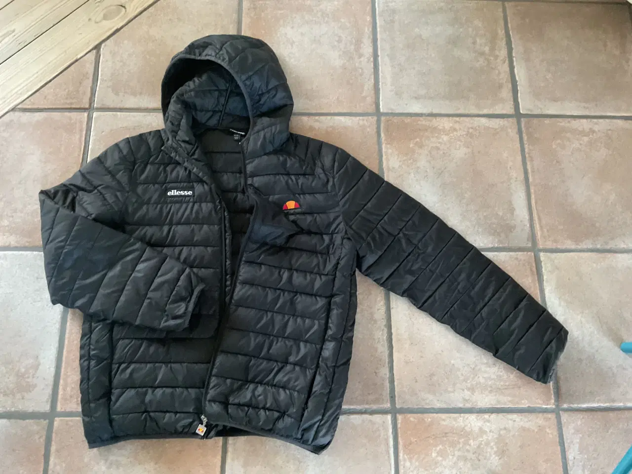 Billede 2 - Overgangs jakke - Ellesse.