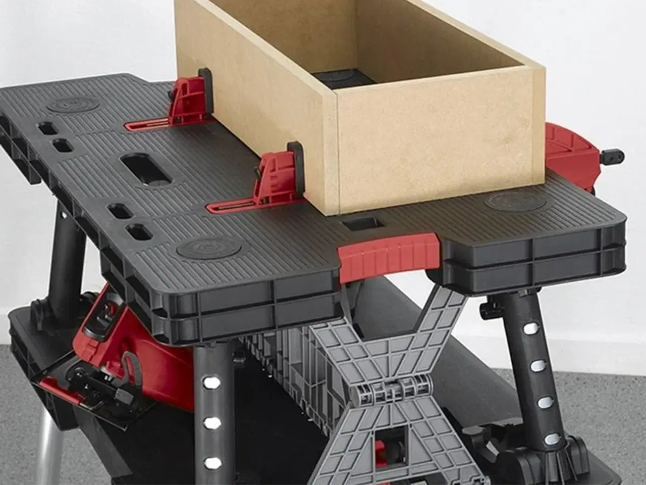 Billede 3 - Sammenklappeligt arbejdsbord – Keter portable workbench, sort