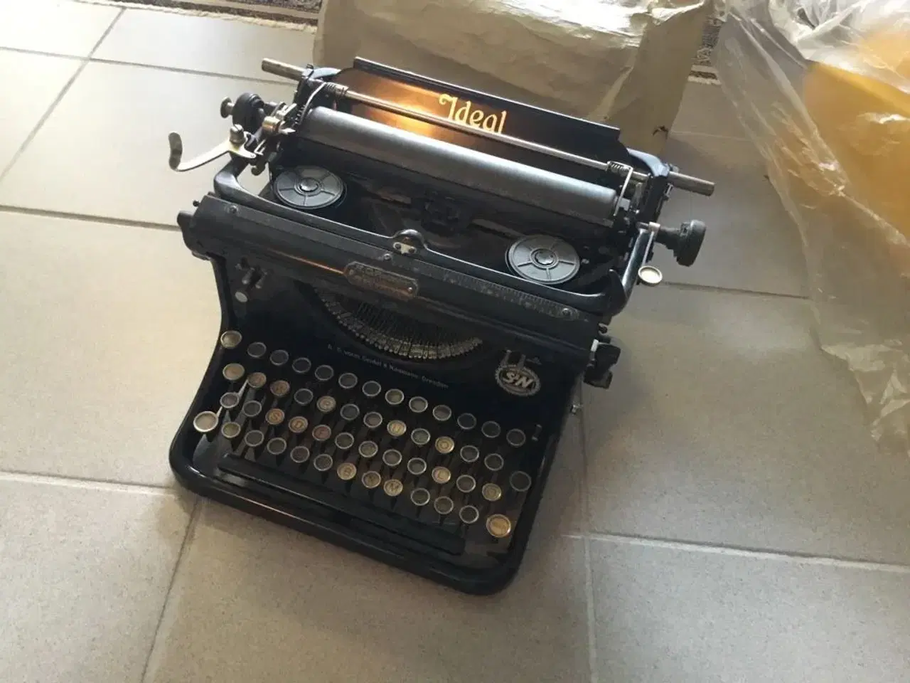 Billede 3 - ANTIK Ideal skrivemaskine