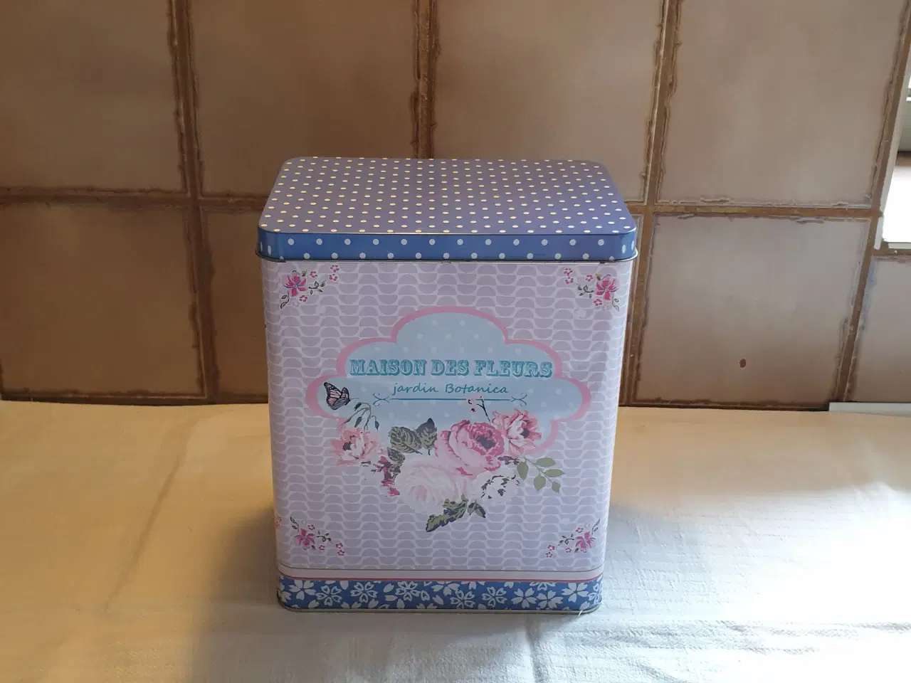 Billede 1 - Dåse stor h22 ø18x13