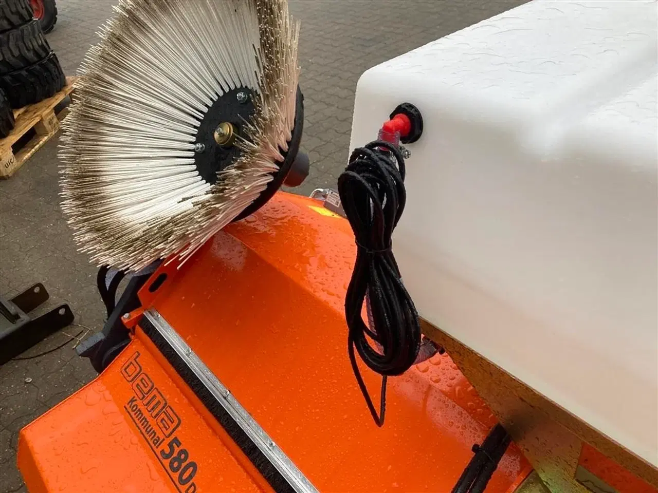 Billede 11 - Multi-Clean 580 Dual opsamlerkasse, vandtank og sidebørste