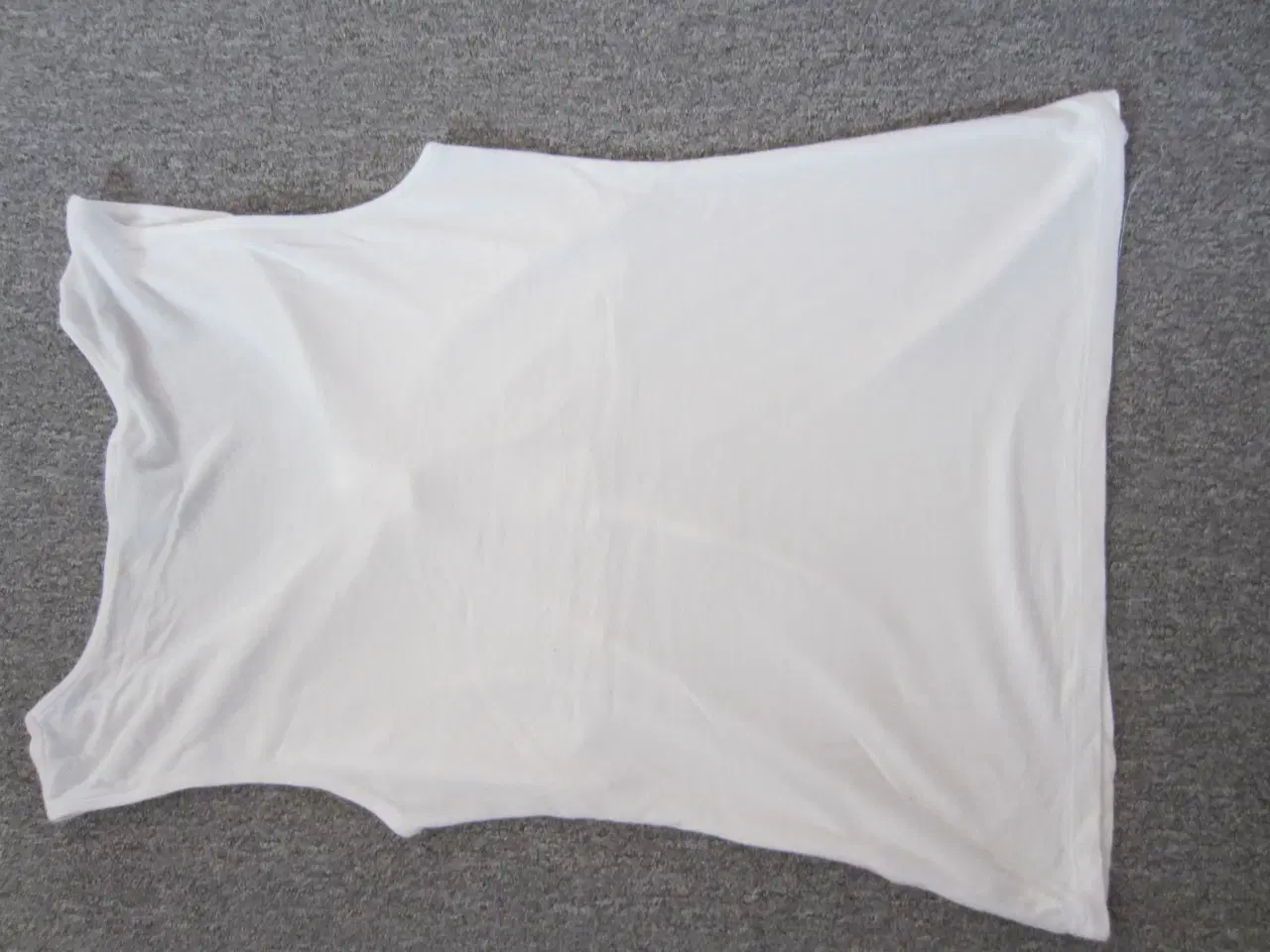 Billede 4 - Fin hvid bluse i str. M fra H&M