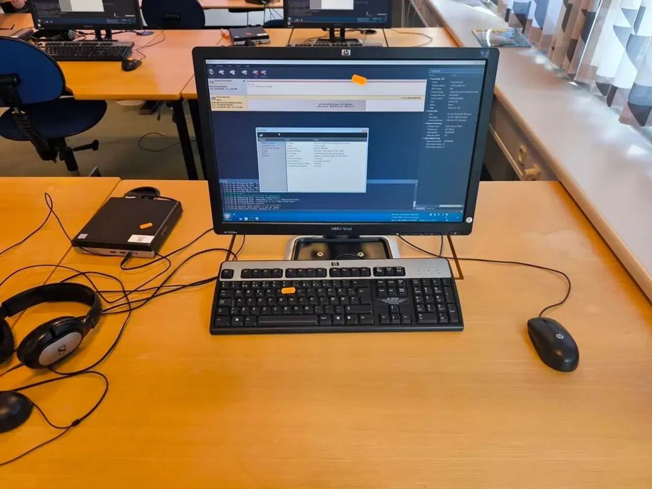 Billede 1 - Skærm 22" m. tastatur HP L2206w (PC medfølger ikke)