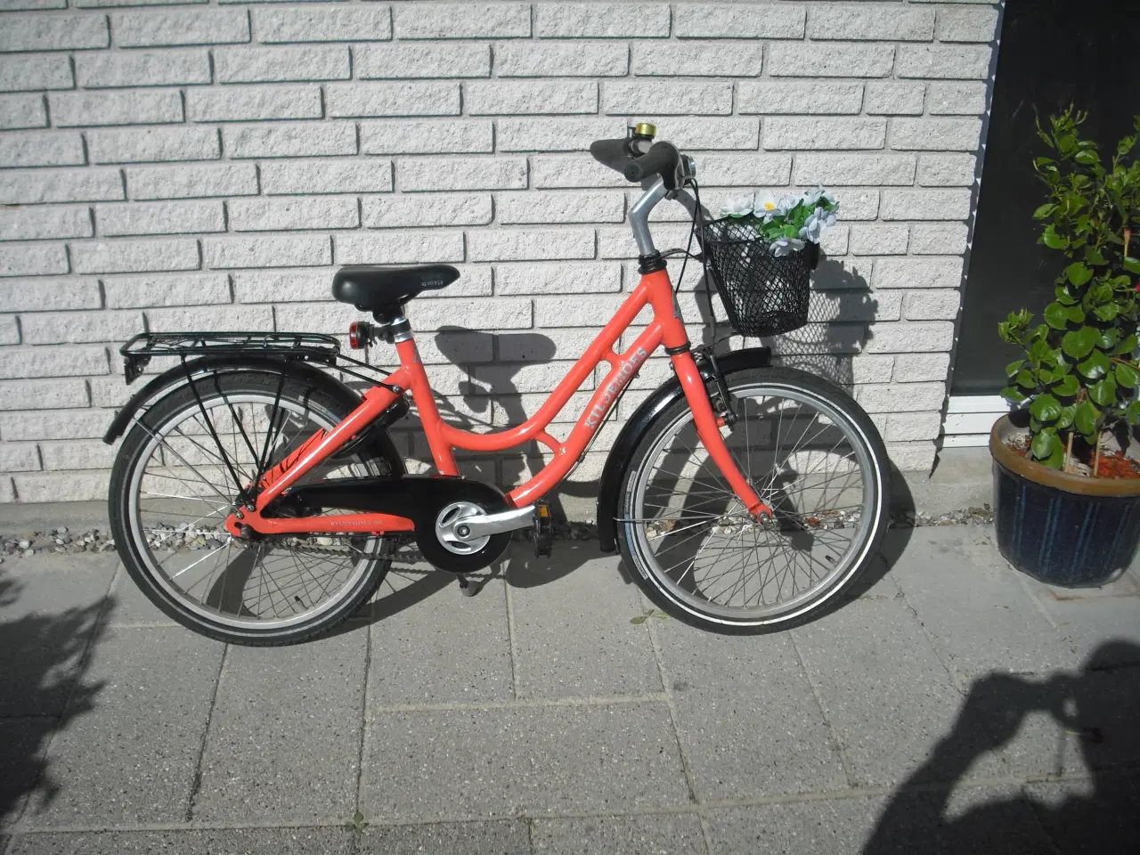Billede 1 - God lille 20`` pigecykel.