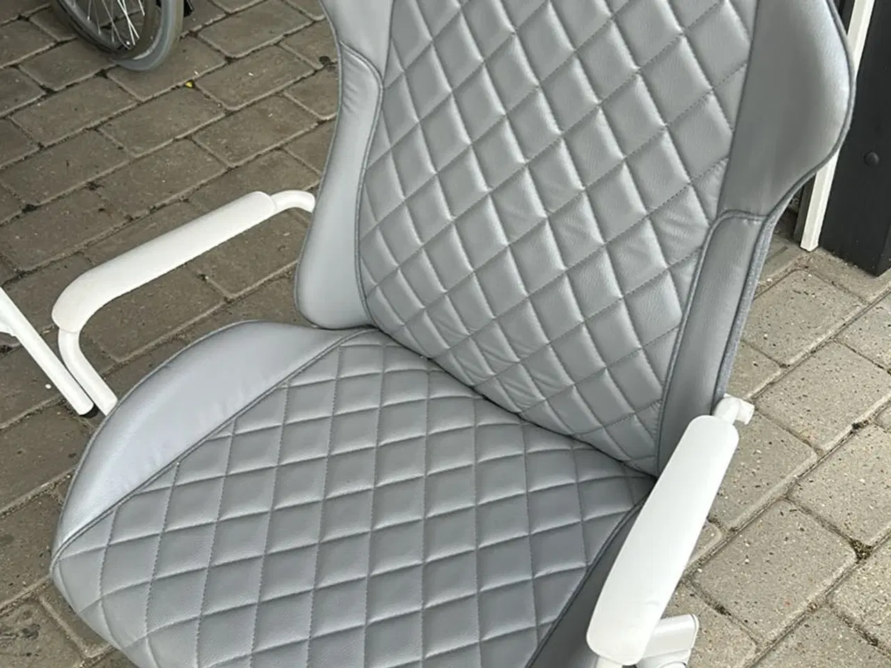 Billede 3 - Gamer/skrivebord med hæve/sænk incl. stol