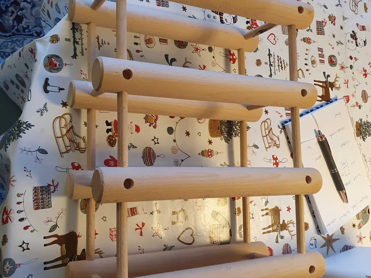 Billede 2 - Vinreol i lyst træ