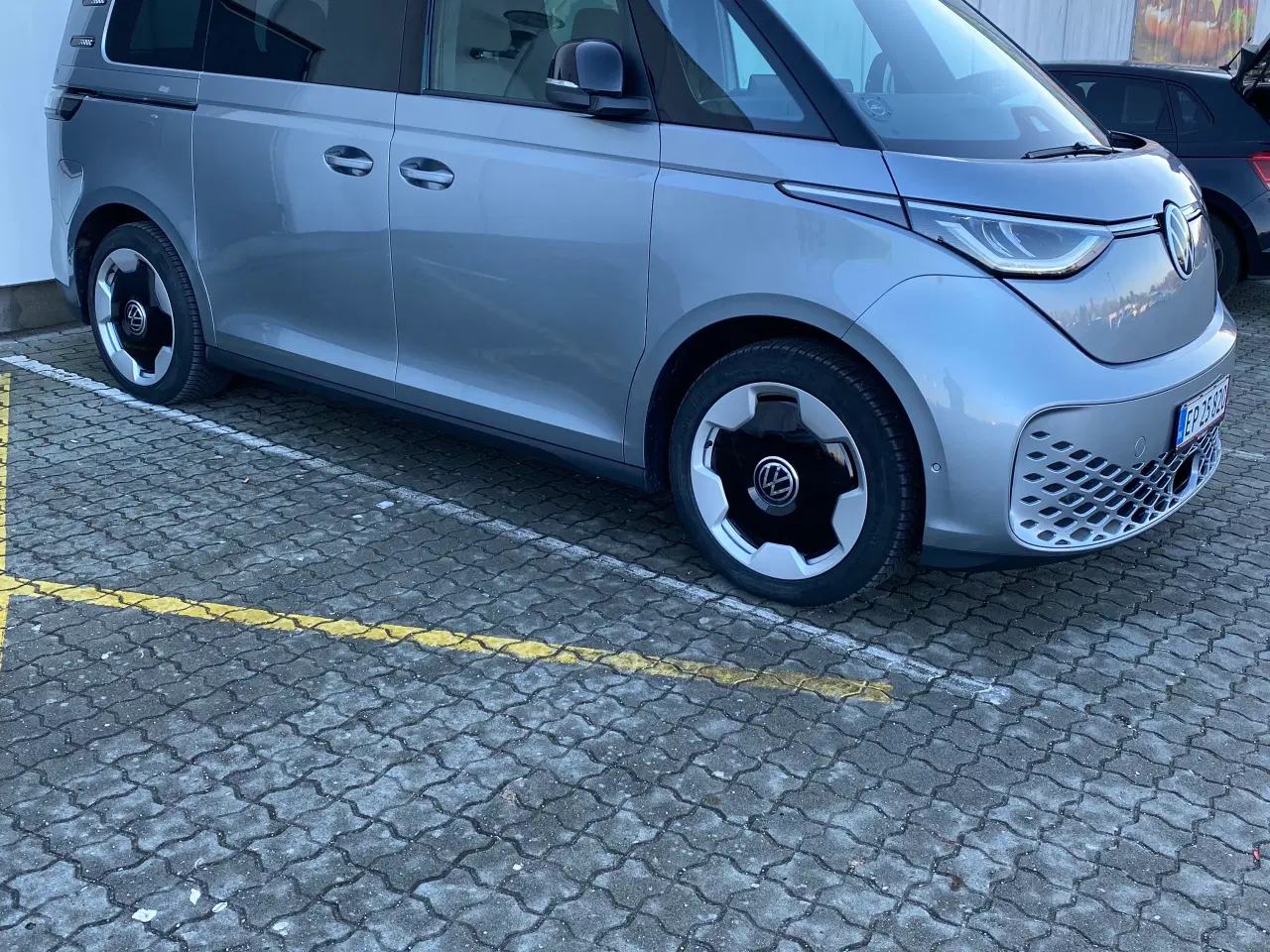 Billede 1 - 20” ID BUZZ Helårsdæk Goodyear 