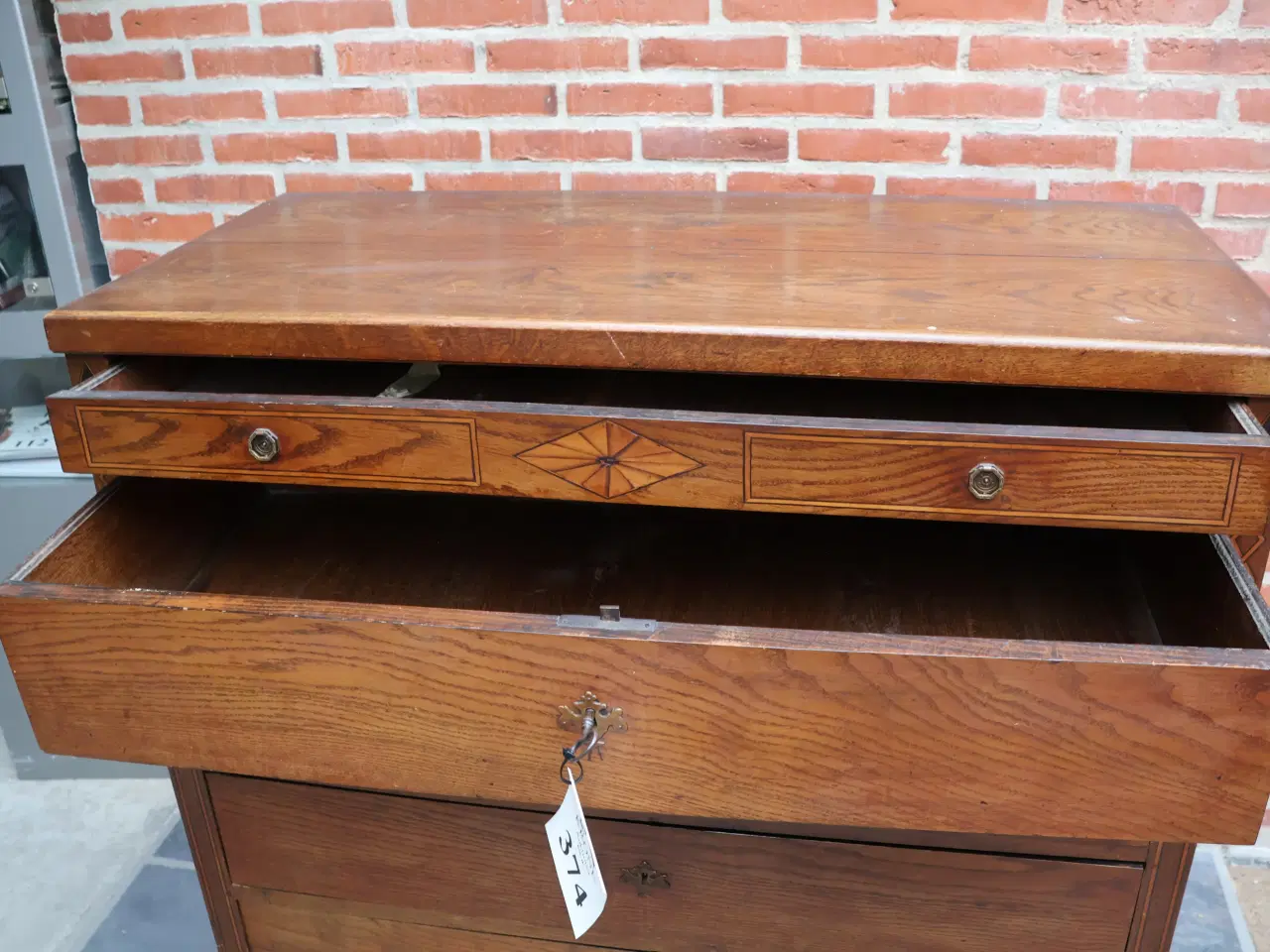 Billede 5 - Gl stor kommode m/5 skuffer, B 120cm D 55cm H 125c