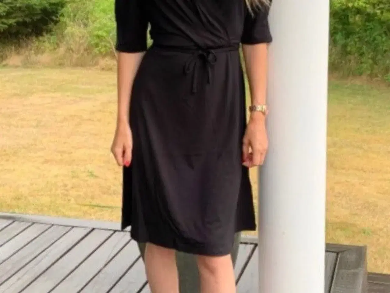 Billede 2 - Freequent smuk sort kjole str. L festkjole jerseyk