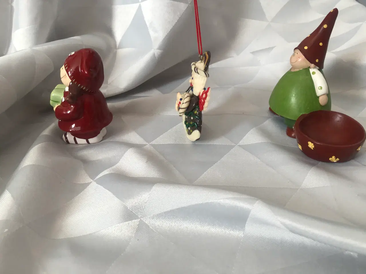 Billede 19 - 3 forskellige julefigurer