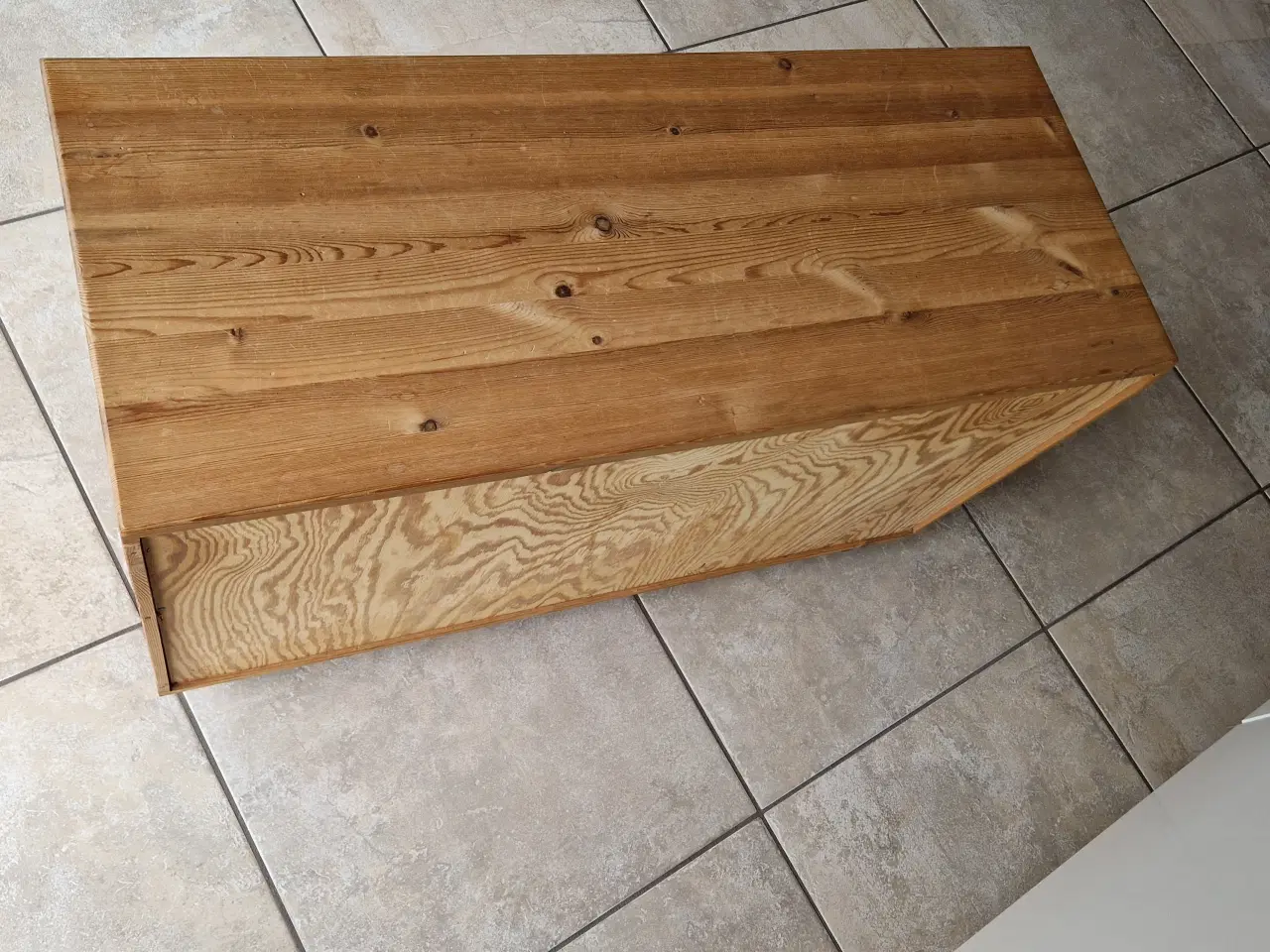 Billede 3 - Lille kommode med tre skuffer