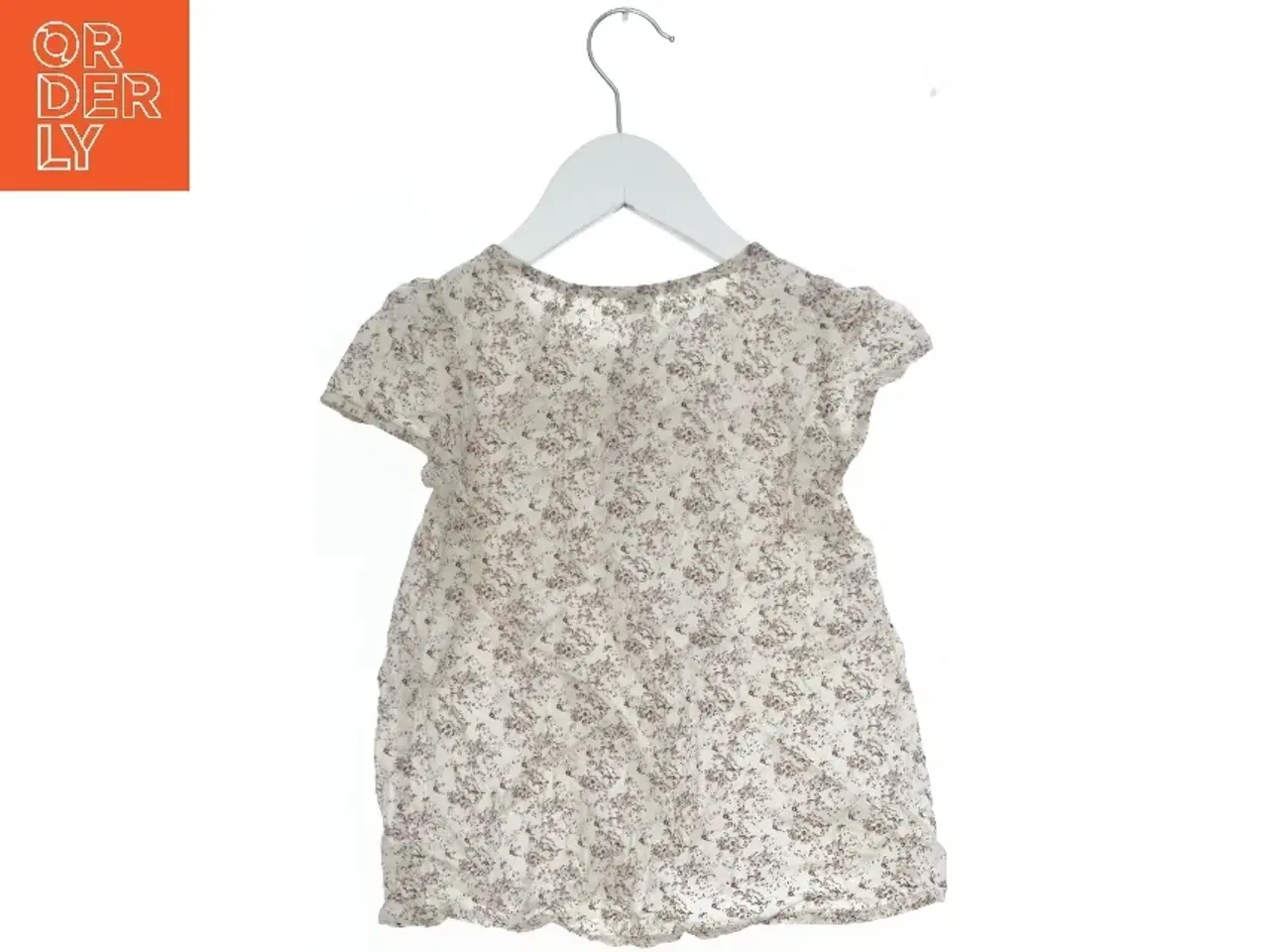 Billede 2 - Blomstret bluse til børn fra United Colors Of Benetton (str. 104)