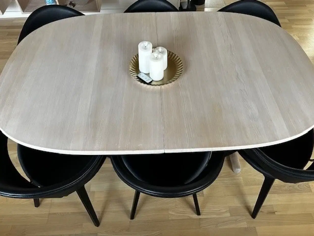 Billede 3 - Spisebord i Bøg 