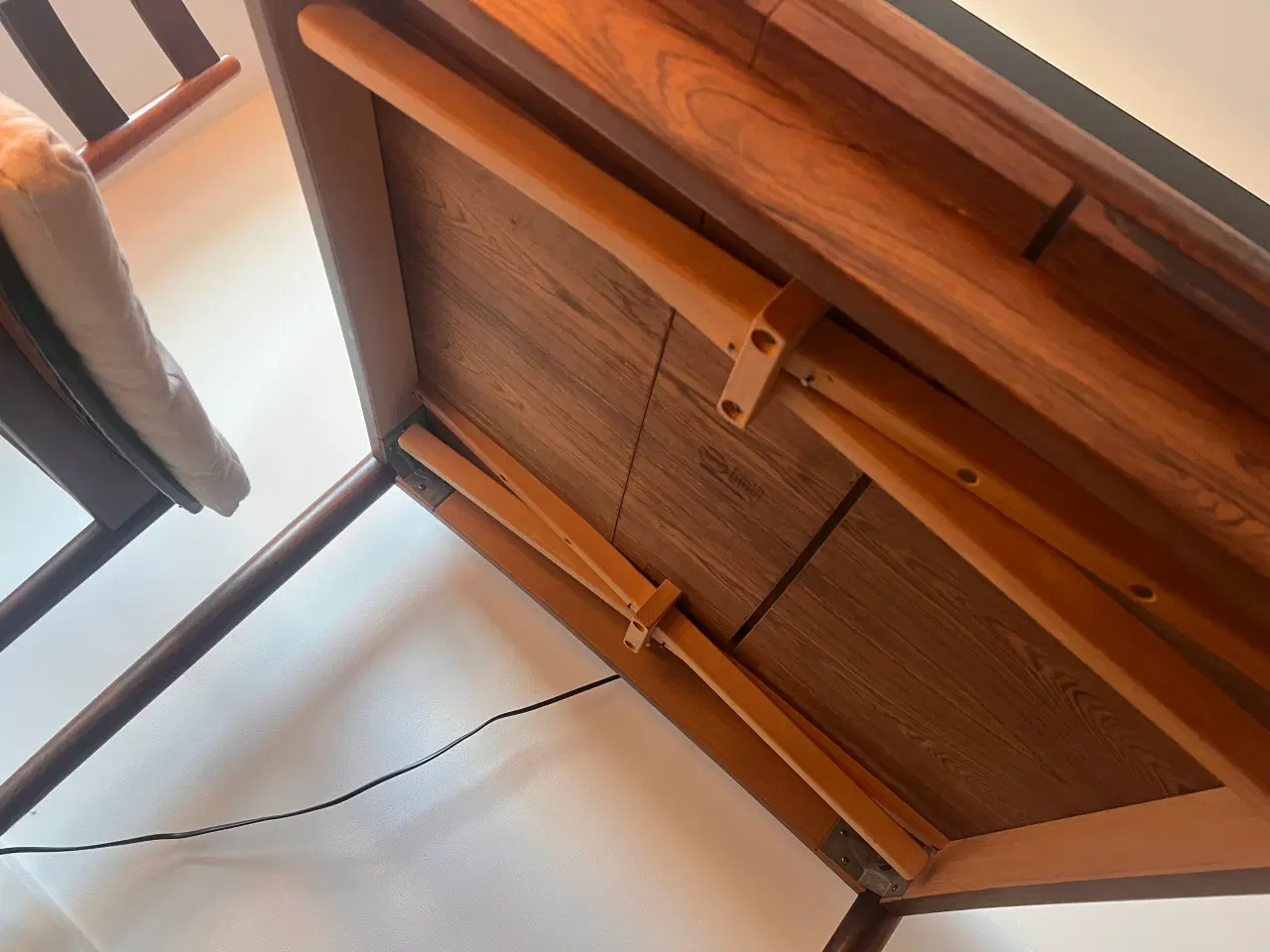 Billede 6 - Palisander spisebord + tillægsplade + 6 stole