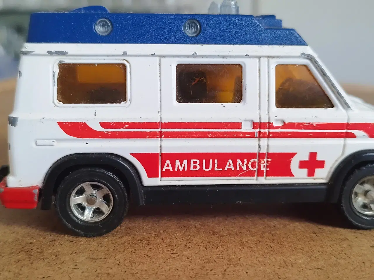 Billede 1 - Ambulance majorette samleobjekt