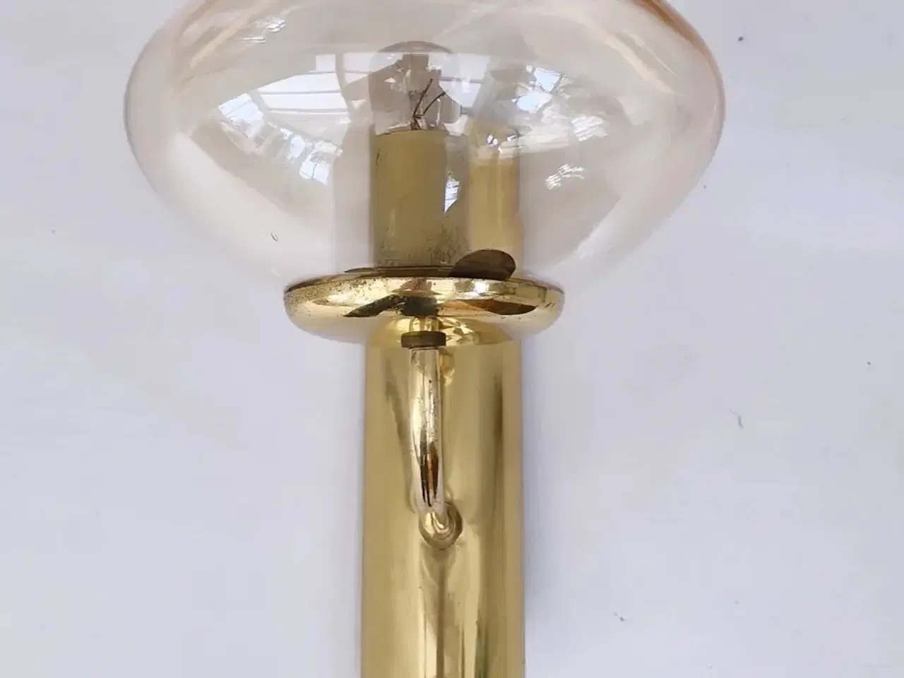 Billede 1 - Væglamper i messing og ravfarvet glas