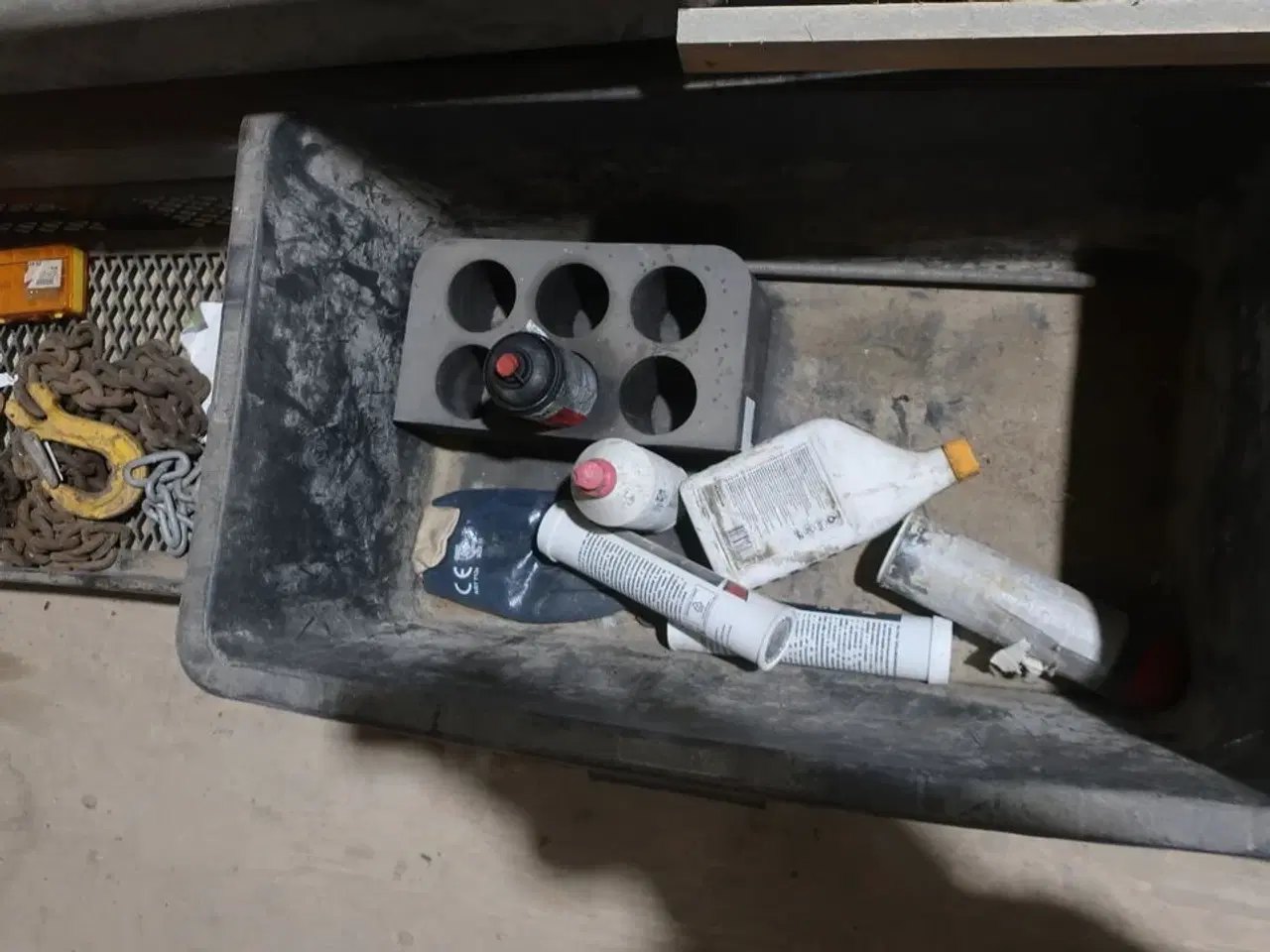 Billede 7 - Div. Kasser med værktøj og varelager