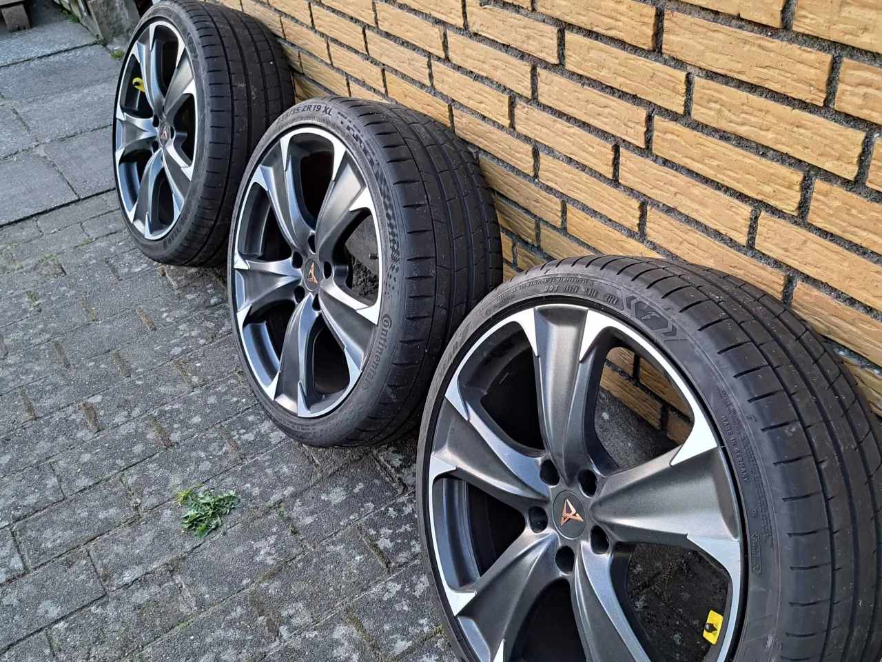 Billede 2 - Cupra fælge med sommerdæk