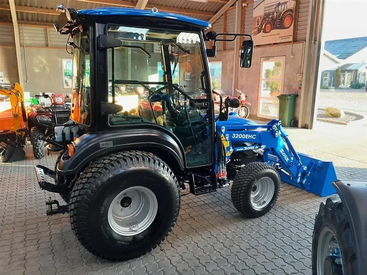 Billede 8 - Solis 26  kabine/frontlæsser/græsdæk