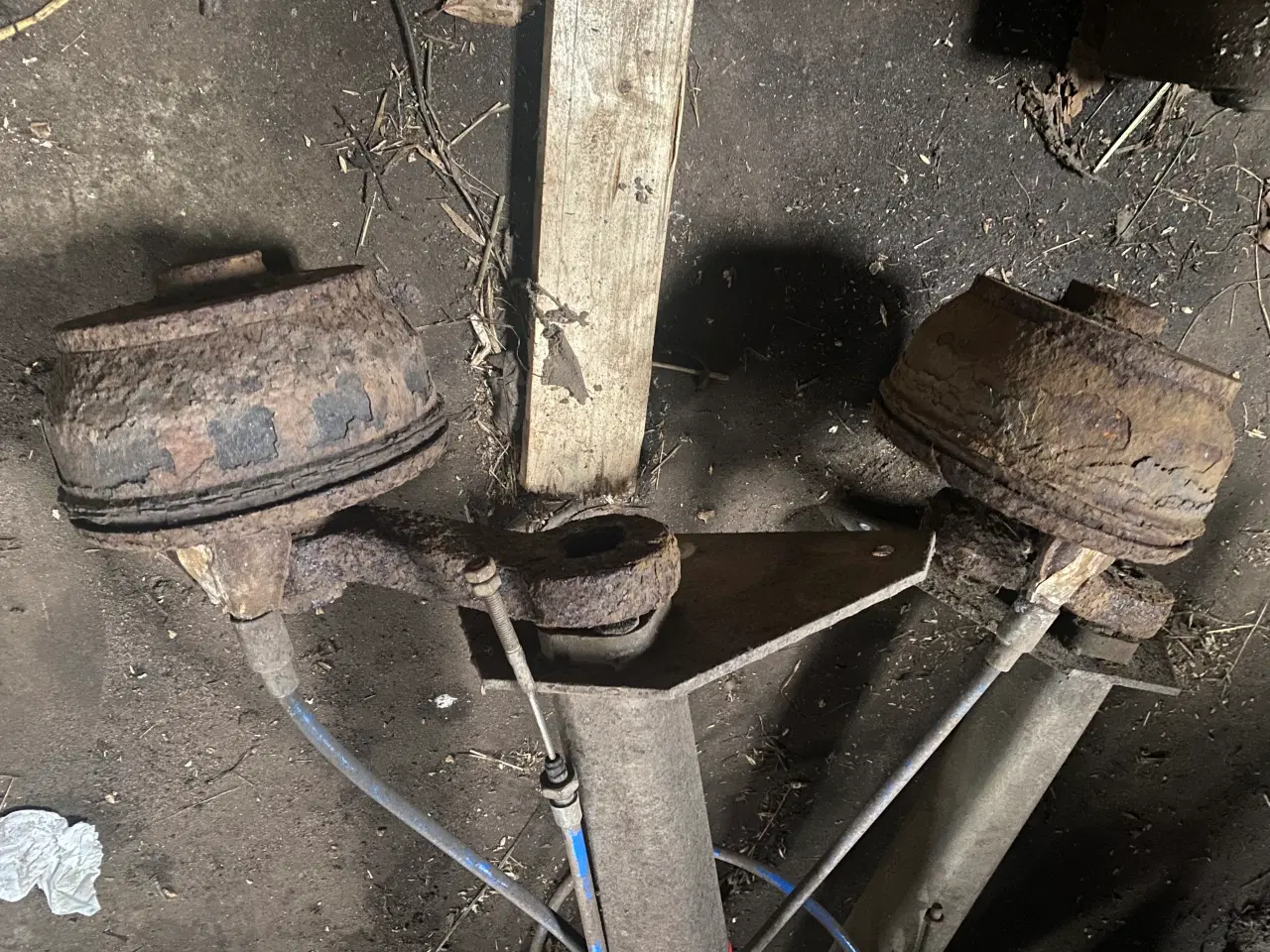 Billede 2 - Trailer aksler knott