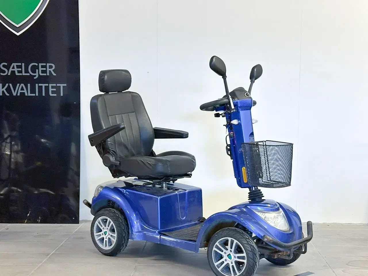 Billede 1 - LM-600 blå