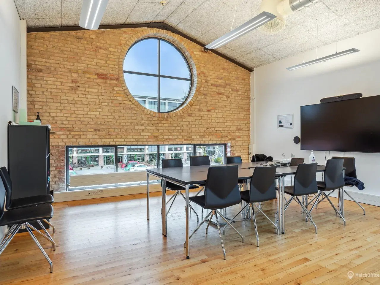 Billede 15 - Indbydende lejemål med åbent kontormiljø