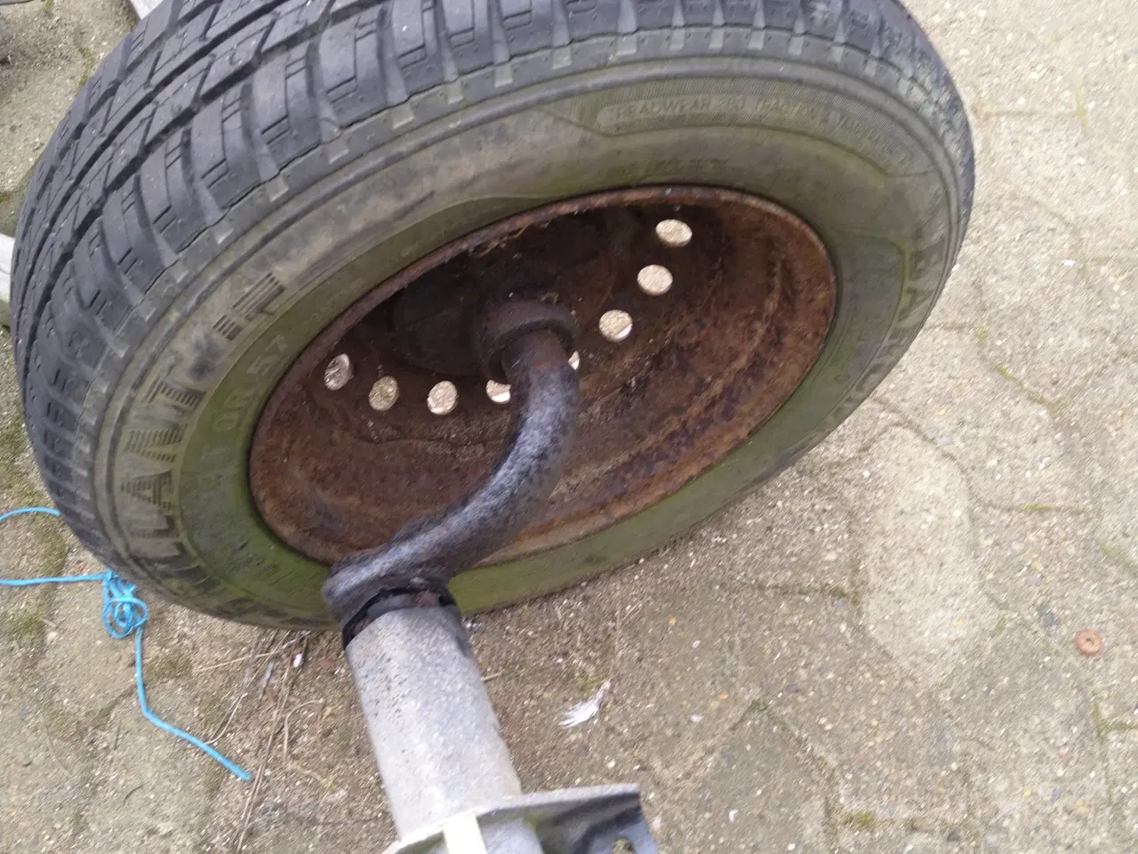 Billede 4 - AL-KO U-bremset trailer aksel.