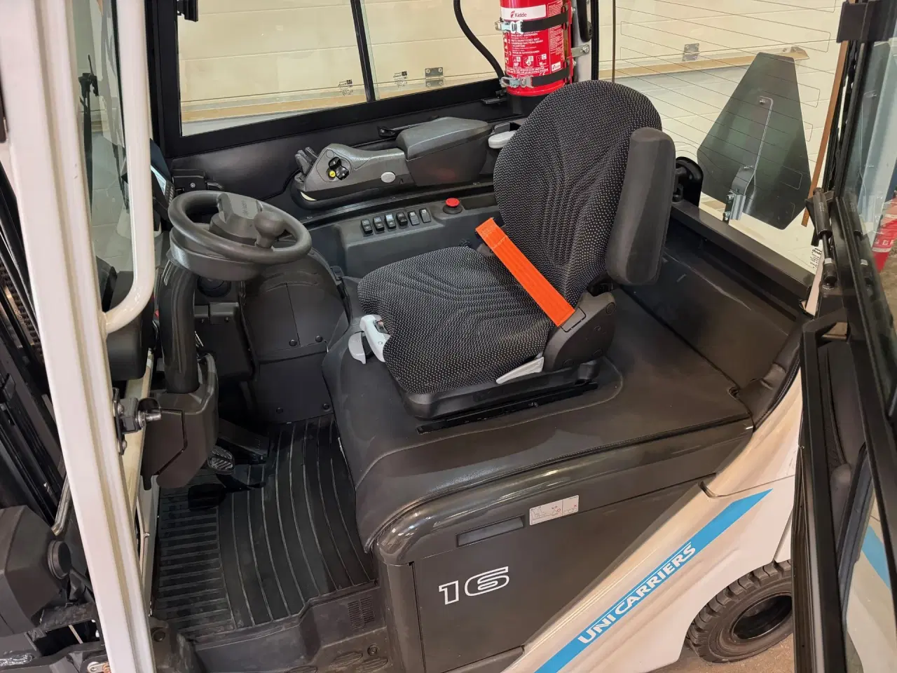 Billede 9 - Unicarriers 1600 kg eltruck. Som ny. Kun 130 timer