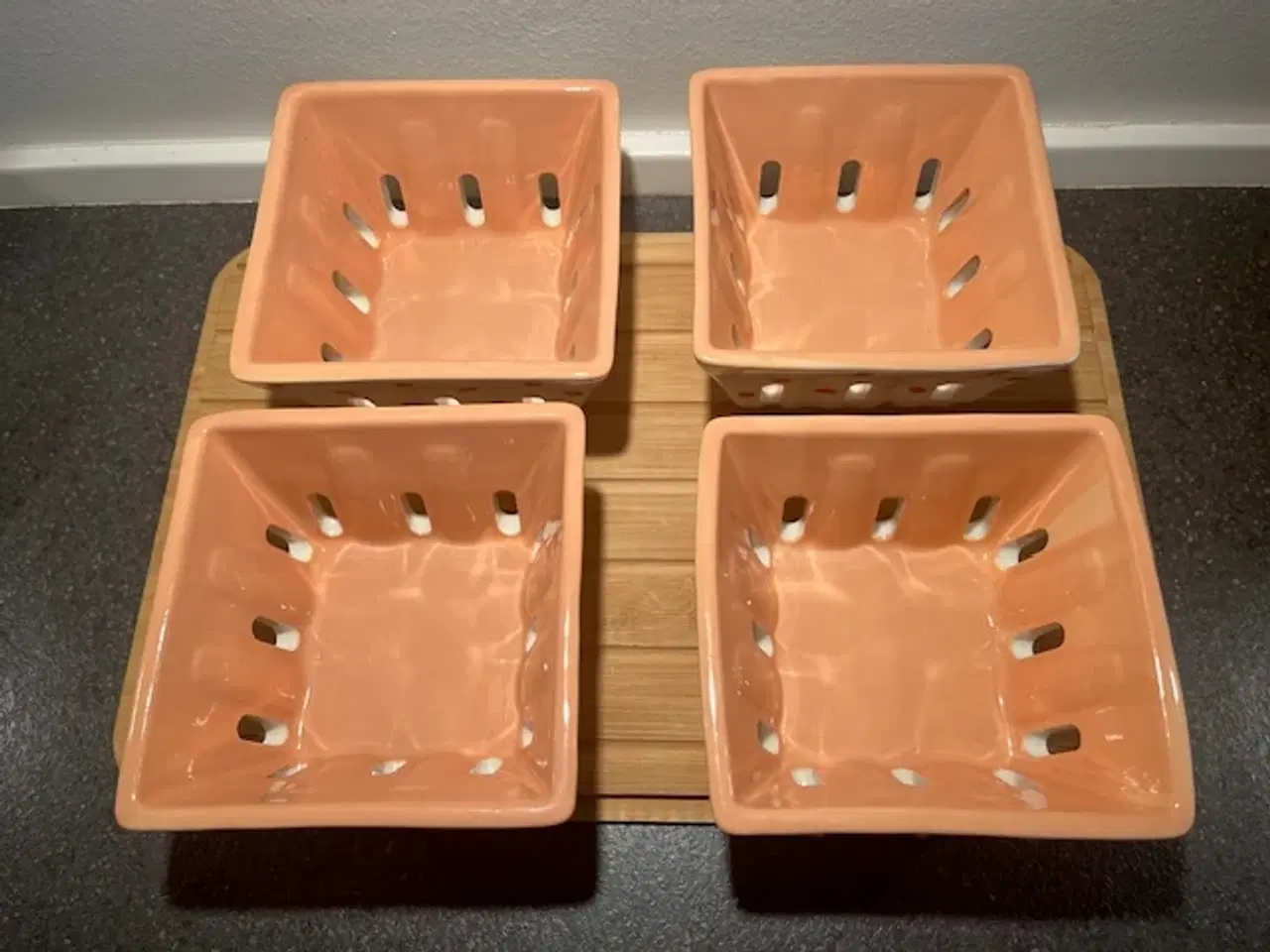 Billede 7 - Charmerende Jordbær-keramikskåle (4 stk.)