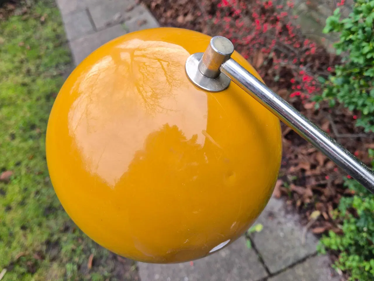 Billede 4 - Gulvlampe med karrygul kugleskærm