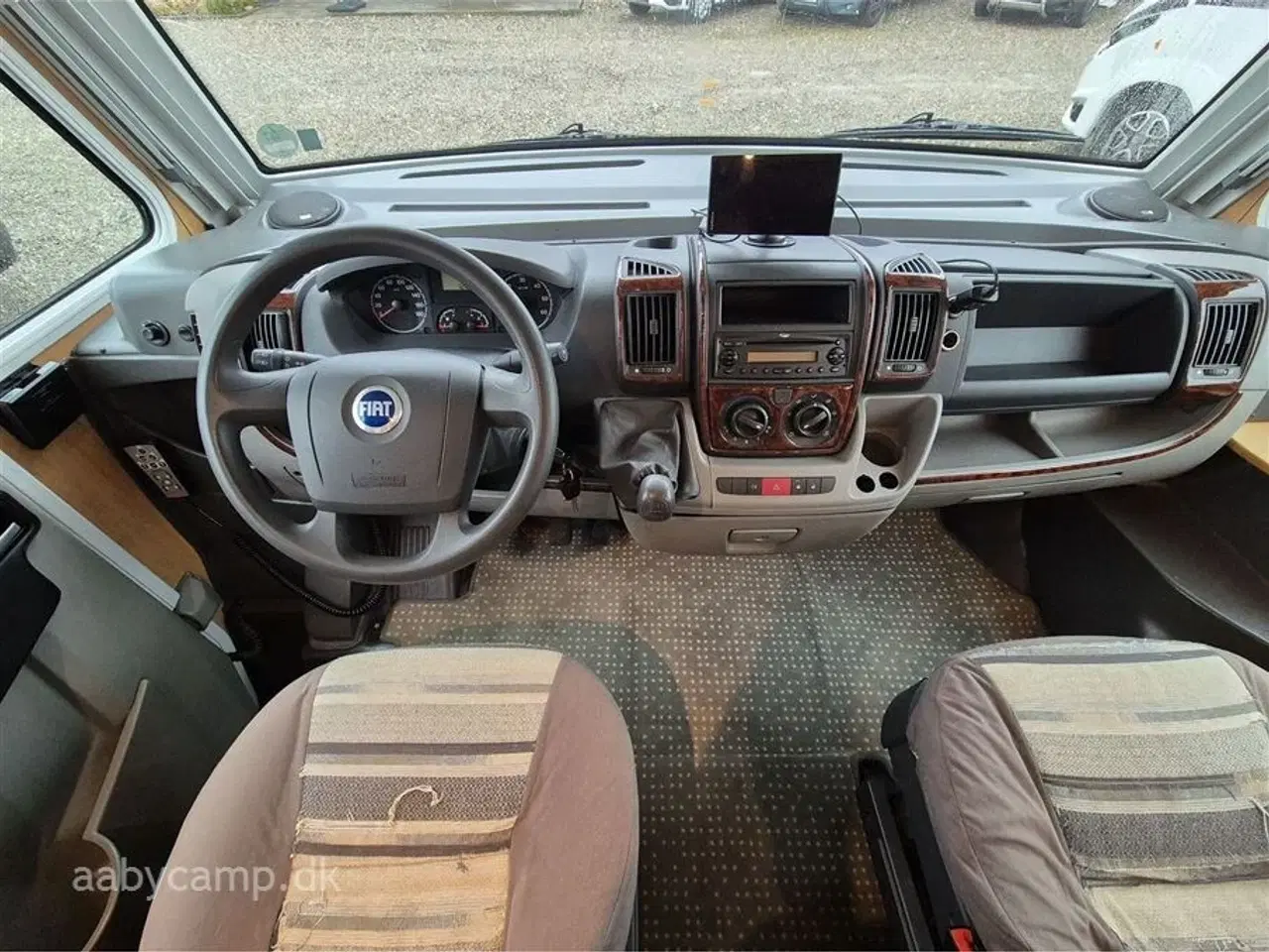 Billede 6 - 2009 - Bavaria   solceller. batteri. markise. Alde centralvarme. Anhængertræk. A/C. Queensbed. Partikelfilter. hydrauliske støtteben.   SÆLGES KUN TIL CVR !!!