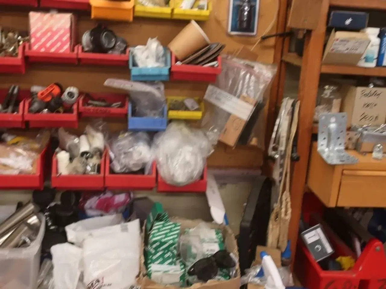 Billede 97 - Ryd hele værkstedet for løse dele