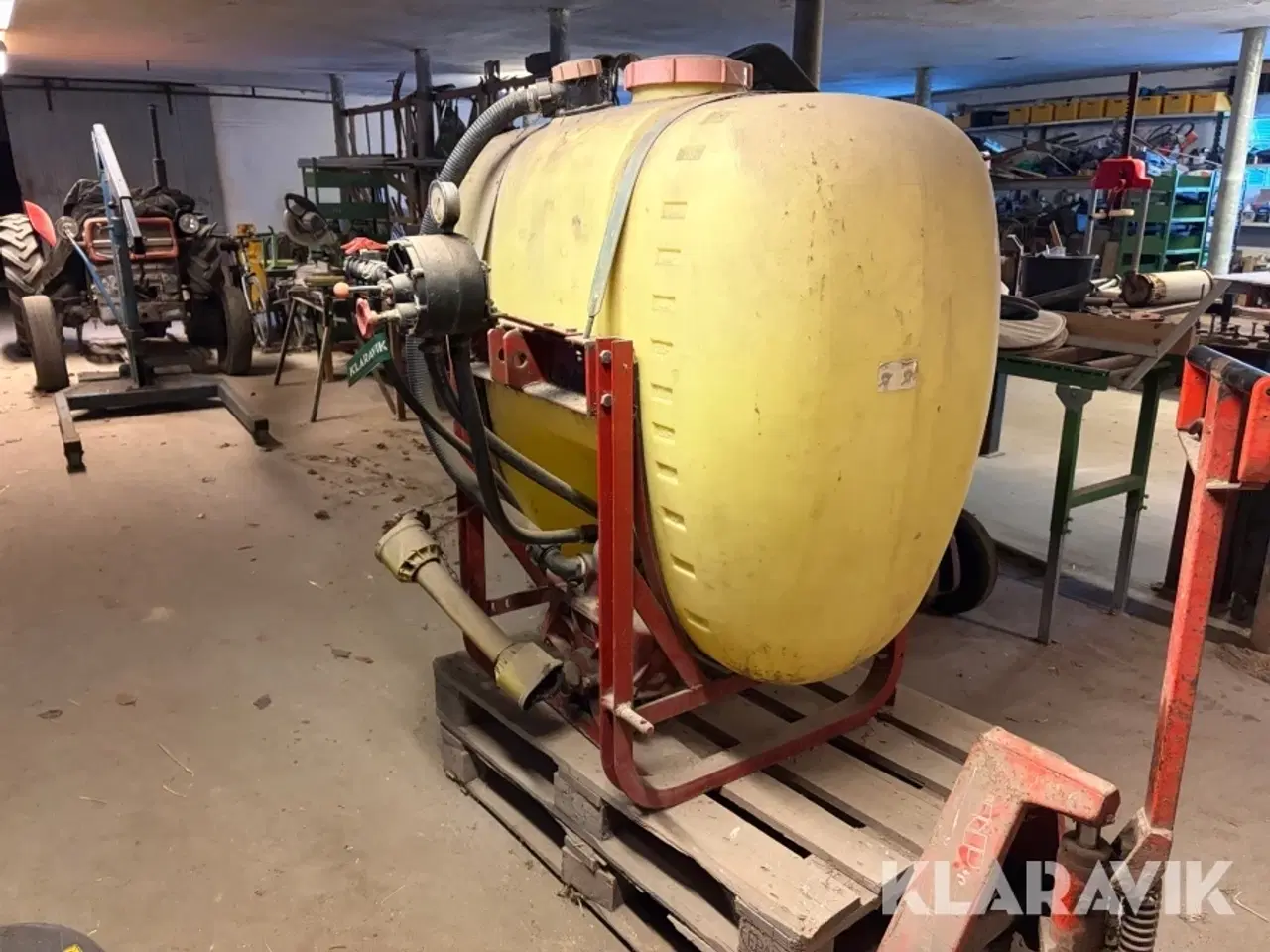 Billede 3 - Gårdspladssprøjte Hardi 1301 600 liter