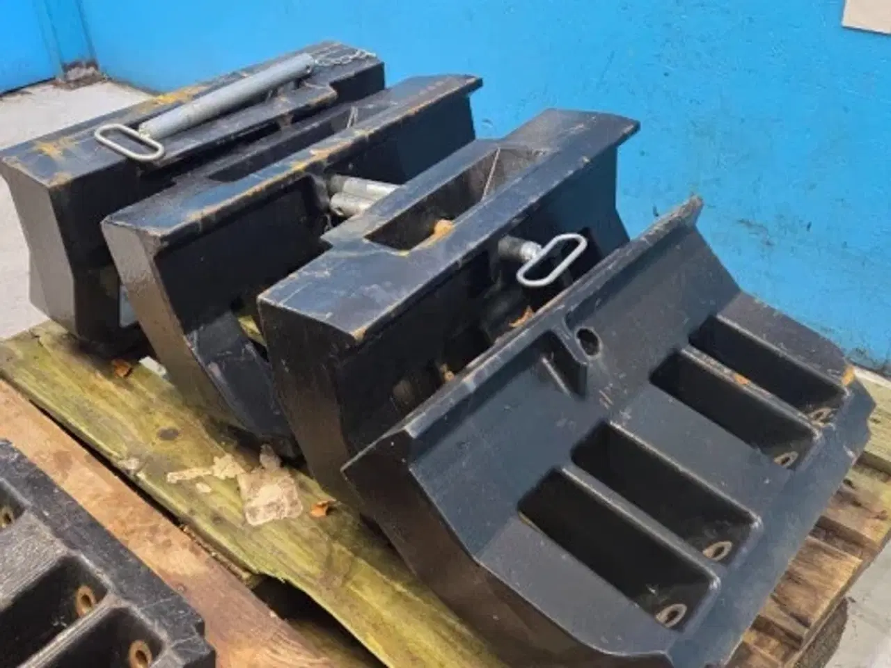 Billede 17 - Case Maxxum 145 Frontvægt Holder 82031499  (5 Stk)