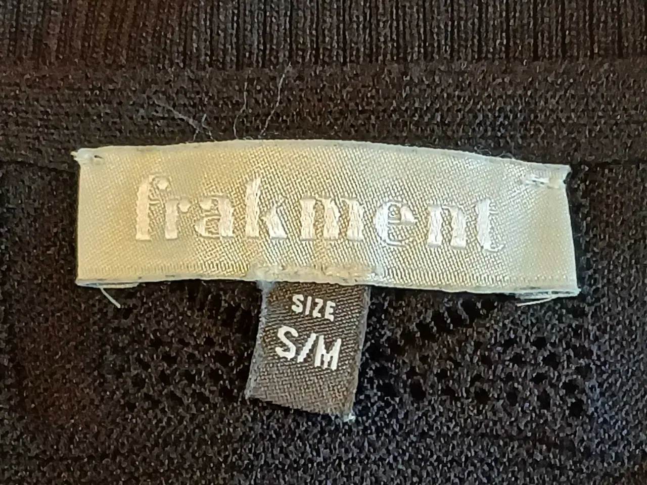 Billede 6 - Frakment sort kjole, størrelse S/M