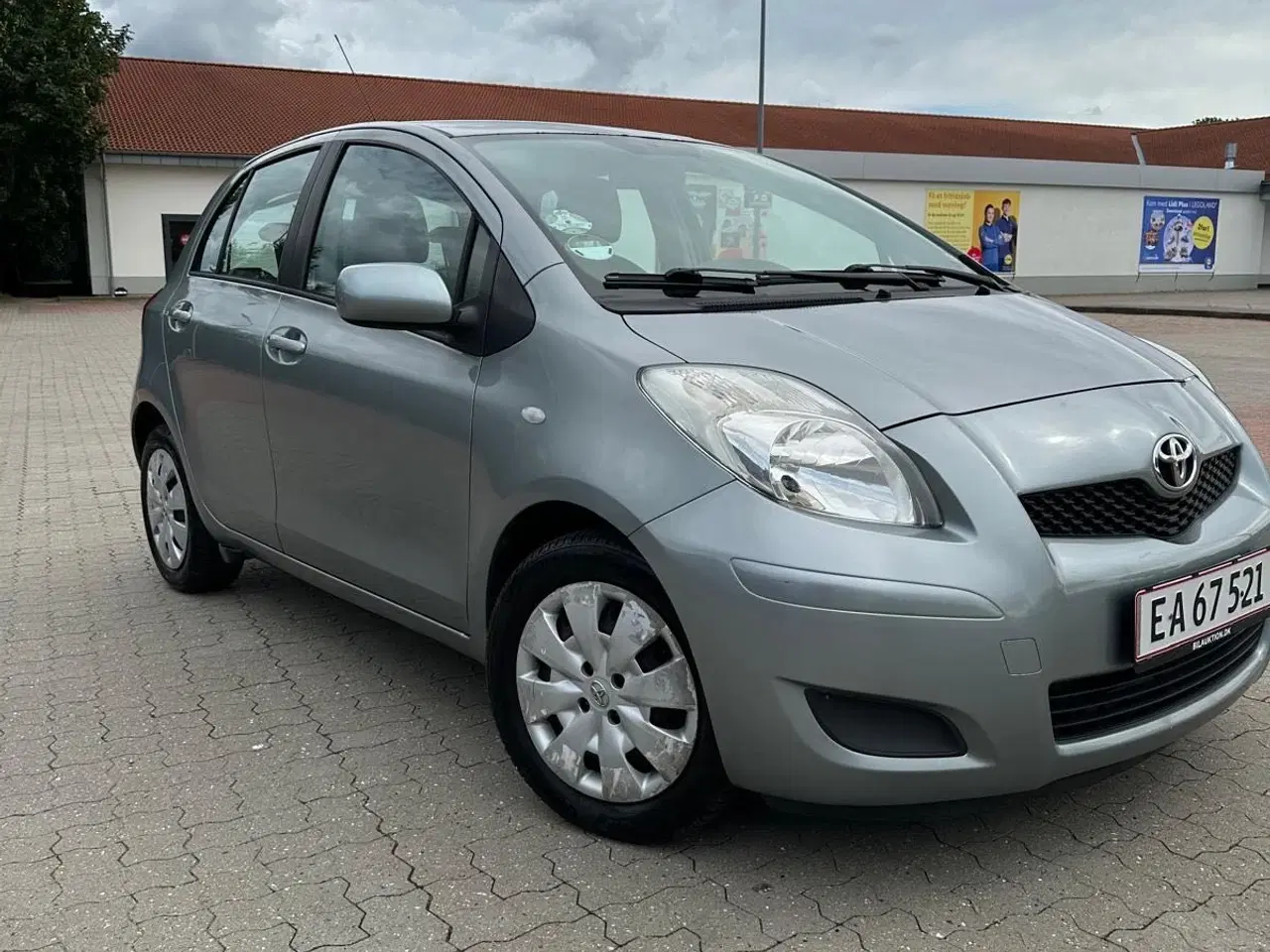 Billede 2 - Toyota Yaris 1.3 Automat – 2009