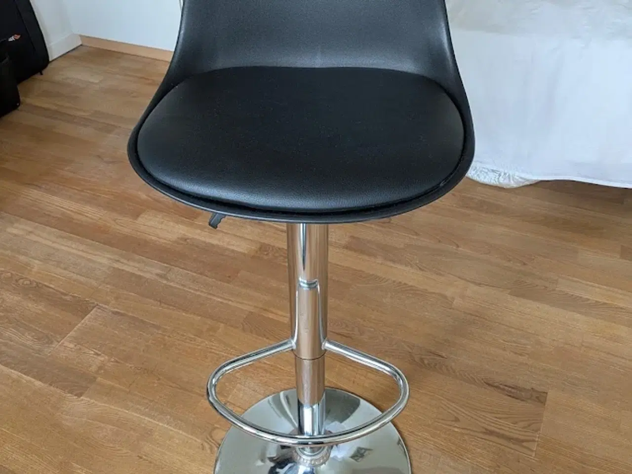 Billede 2 - Barstol sort læderlook