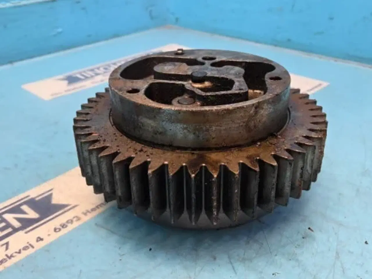 Billede 5 - John Deere 6125HZ001 Oliepumpe RE502752