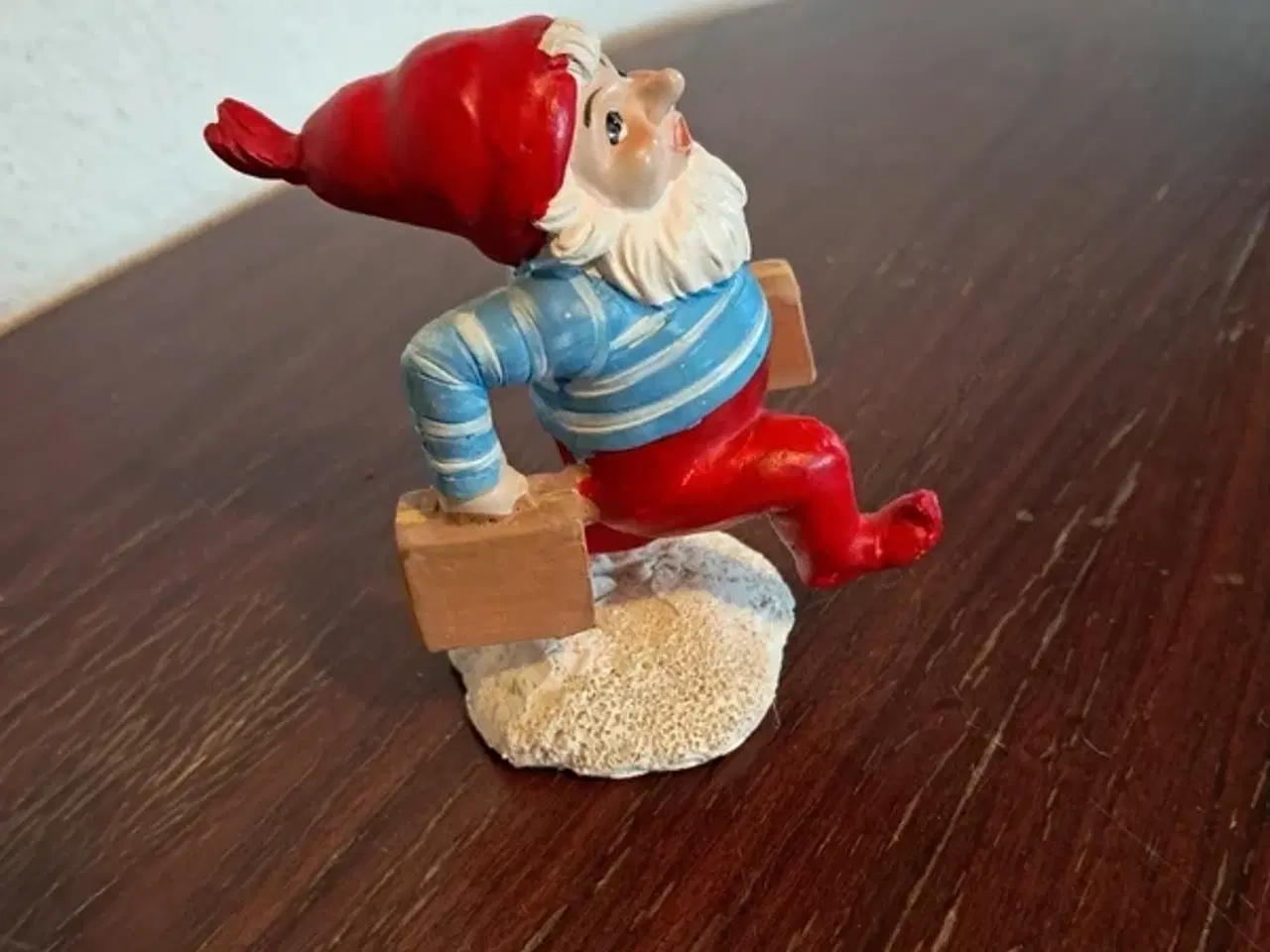 Billede 4 - Nisse med kufferter