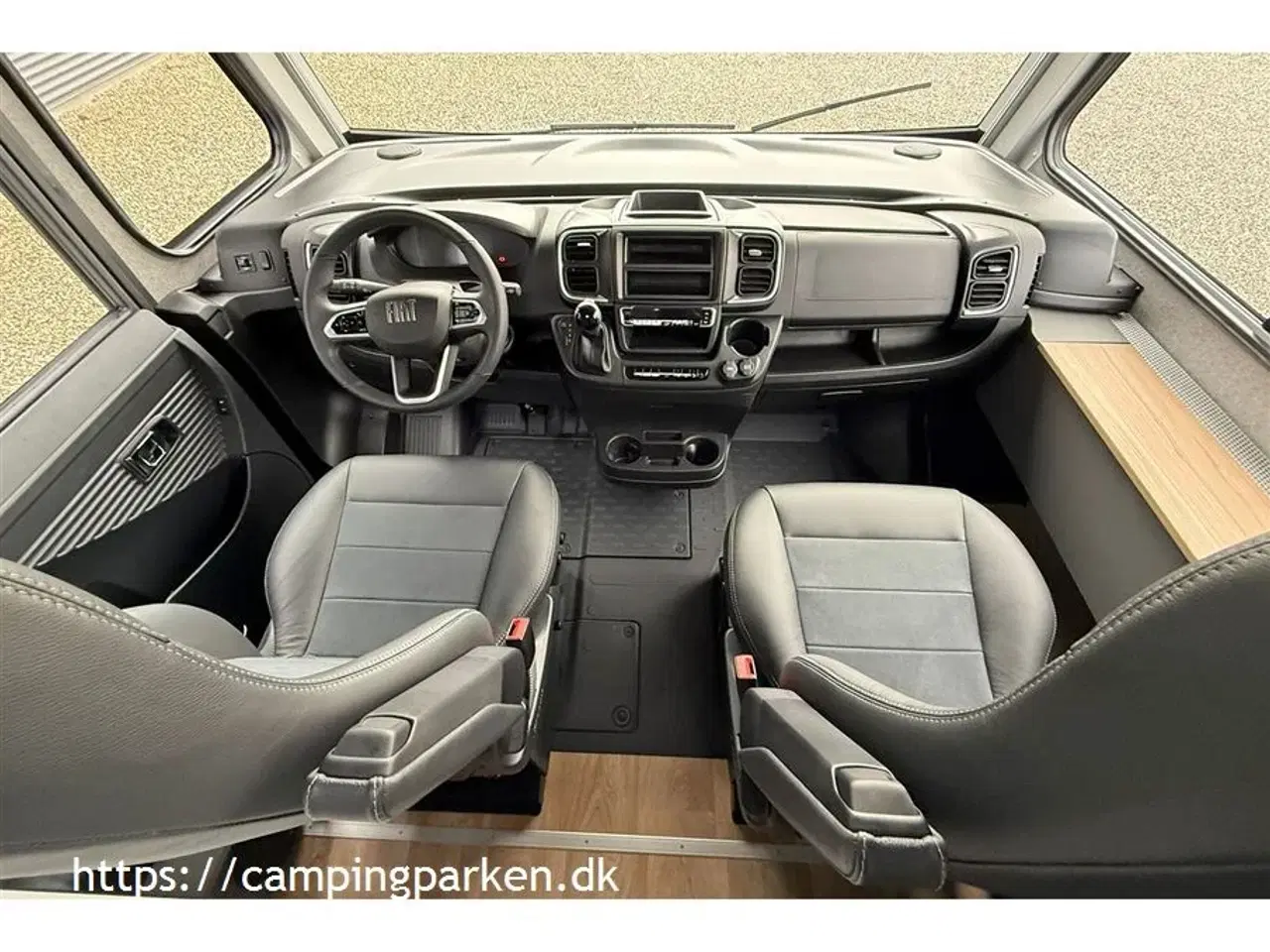 Billede 3 - 2025 - Dethleffs Trend I 7057 EB   Superflot Jubilæumsmodel. Ægte læder og alcantara, 180 hk, automatgear, enkeltsenge